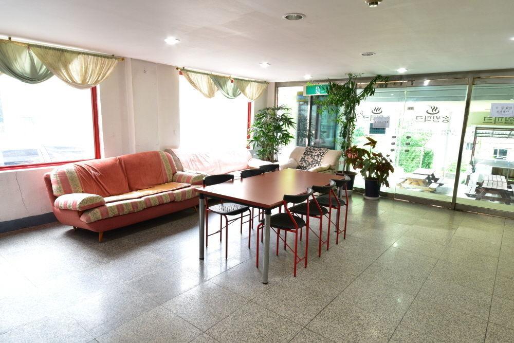 Songwol Park Motel Sokcho Eksteriør billede