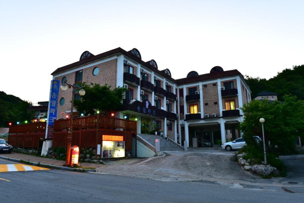 Songwol Park Motel Sokcho Eksteriør billede